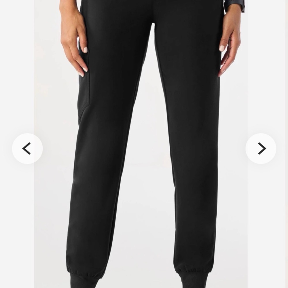 🎀 Figs scrub set in black Catarina Top XS regZamora Joggers S petite 🎀 - Picture 9 of 10